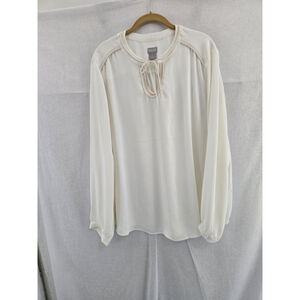 Chicos White Flowy Slightly Sheer L Sleeve Shirt. Ladies CHICOS Size 4(XXL20)